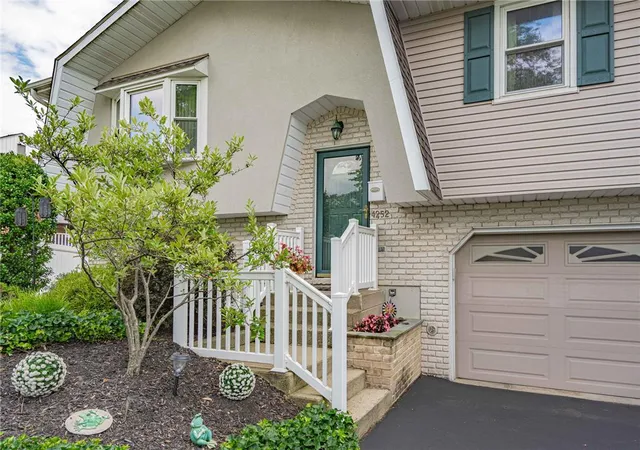2nd image of 4252 Briarcliff Rd, Allentown, PA 18104 | MLS# 781609