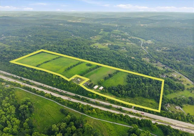 2nd image of 4065 Country Side Ln, Hellertown, PA 18055 | MLS# 781800
