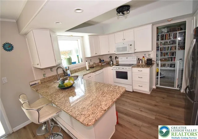 5th image of 605 Barnyard Vw, Easton, PA 18040 | MLS# 782025