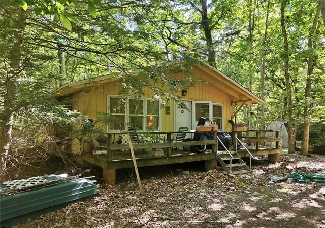 2nd image of 5501 Gingerbread Ln, East Stroudsburg, PA 18302 | MLS# 781562