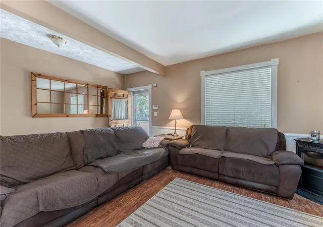 Photo 4 of Single family home for sale at 621 Broad St, Tatamy Boro, PA 18085 | MLS# 782134 | Listing updated on 2026-08-05