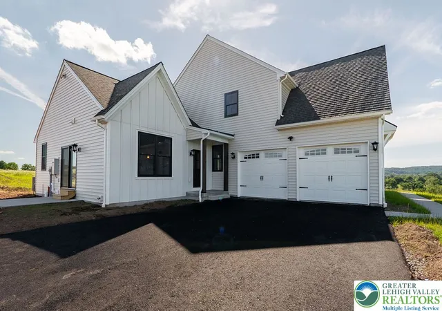 2nd image of 5043 Chapmans Rd, Allentown, PA 18104 | MLS# 782164