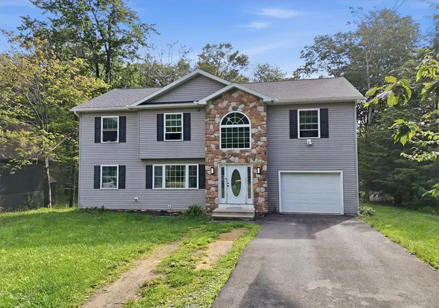 Photo 1 of Single family home for sale at 123 Chelsea Cir, Tobyhanna, PA 18466 | MLS# 781634 | Listing updated on 2026-08-05