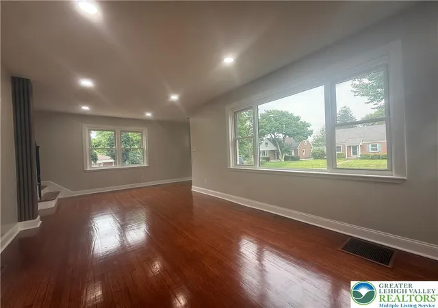 3rd image of 2309 W Washington St, Allentown, PA 18104 | MLS# 782191