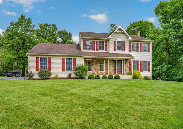 Photo 3 of Single family home for sale at 154 Red Oak Ln, Bangor, PA 18013 | MLS# 782193 | Listing updated on 2026-08-30