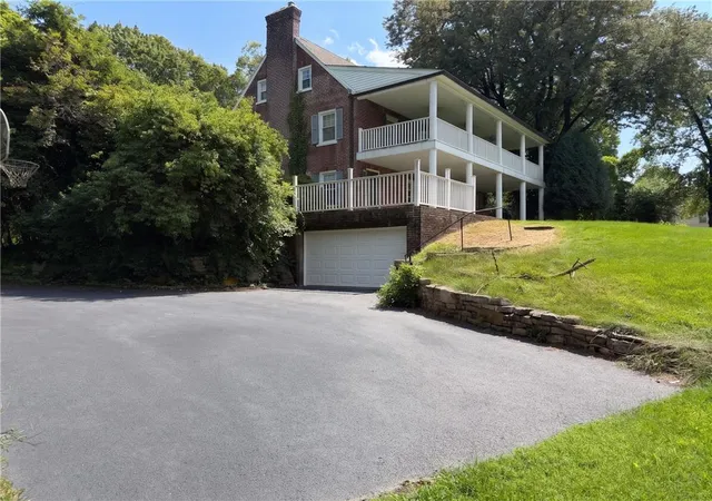 Photo 3 of Single family home for sale at 1841 Main St, Bethlehem, PA 18017 | MLS# 782304 | Listing updated on 2026-08-28
