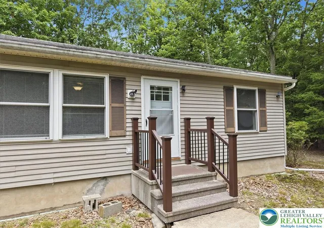 Photo 4 of Single family home for sale at 158 Pioneer Rd, Kunkletown, PA 18058 | MLS# 782332 | Listing updated on 2026-08-29