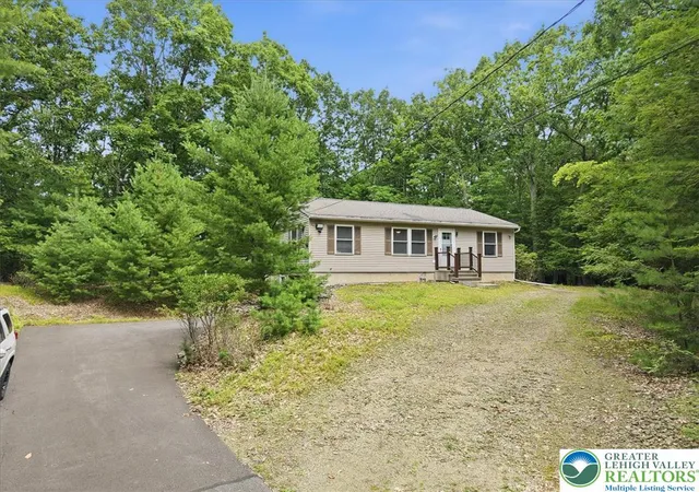 Photo 5 of Single family home for sale at 158 Pioneer Rd, Kunkletown, PA 18058 | MLS# 782332 | Listing updated on 2026-08-29