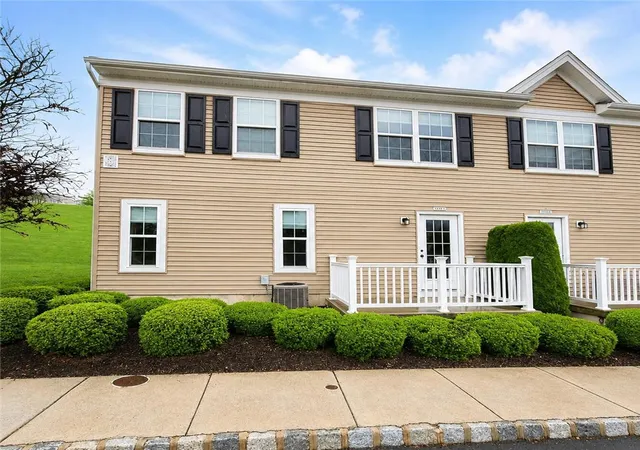 Photo 2 of Townhouse for sale at 5960 Valley Frg Dr, Coopersburg Boro, PA 18036 | MLS# 782251 | Listing updated on 2026-09-01