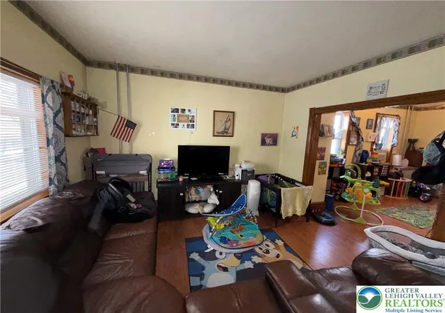 Photo 3 of Single family home for sale at 246 E Ludlow St, Summit Hill, PA 18250 | MLS# 782595 | Listing updated on 2026-08-28