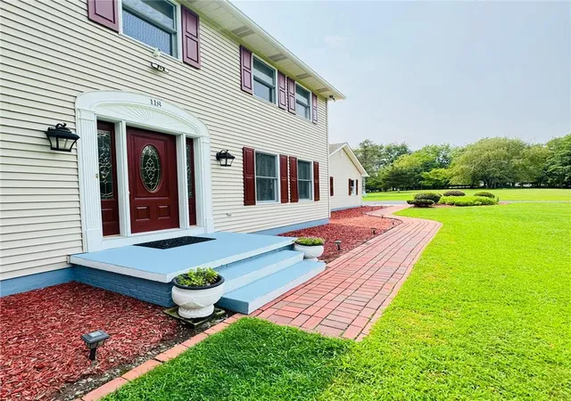 Photo 2 of Single family home for sale at 118 Crabapple Ln, East Stroudsburg, PA 18301 | MLS# 782650 | Listing updated on 2026-08-27