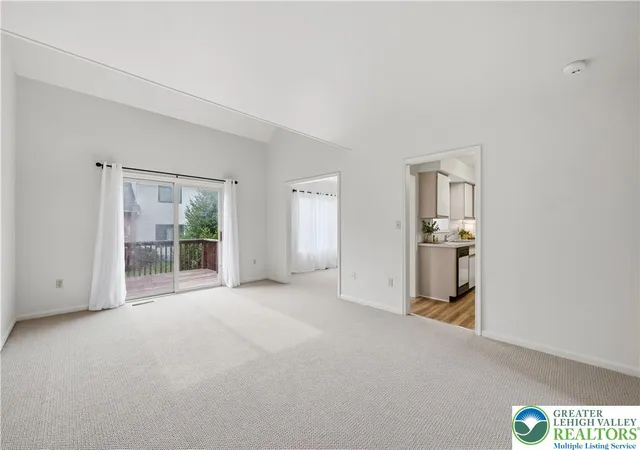 Photo 3 of Sale Pending at 3251 Oakland Sq Dr, Bethlehem, PA 18020 | MLS# 781827 | Listing updated on 2026-08-27
