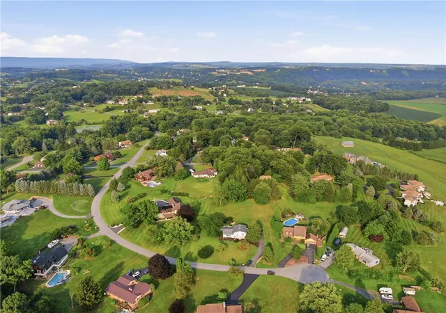 Photo 3 of Single family home for sale at 4673 Steven Ln, Walnutport, PA 18088 | MLS# 782981 | Listing updated on 2026-09-01
