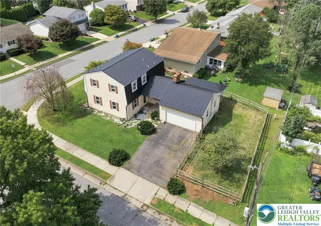 Photo 3 of Single family home for sale at 493 Forrest Ave, Bethlehem, PA 18017 | MLS# 780937 | Listing updated on 2026-09-01