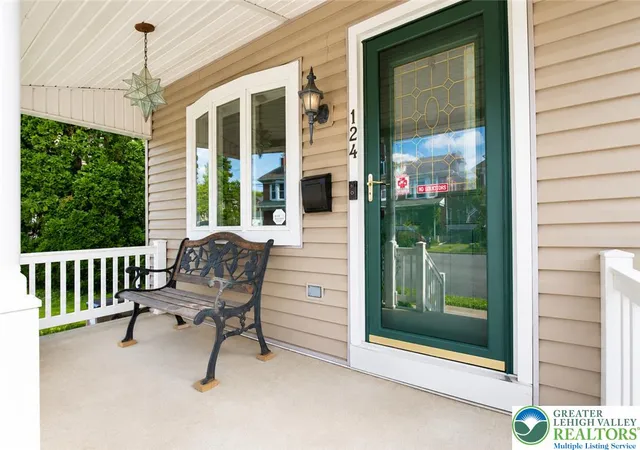 Photo 5 of Sale Pending at 124 E Greenwich St, Bethlehem, PA 18018 | MLS# 783148 | Listing updated on 2026-08-28