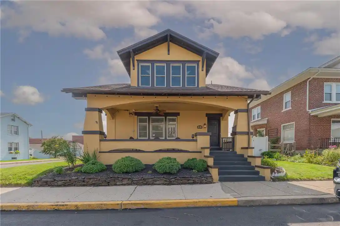 Photo 1 of Sale Pending at 302 N 5th St, Emmaus Boro, PA 18049 | MLS# 782948 | Listing updated on 2026-10-10