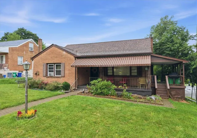 Photo 2 of Single family home for sale at 2029 W Walnut St, Allentown City, PA 18104 | MLS# 783209 | Listing updated on 2026-08-29