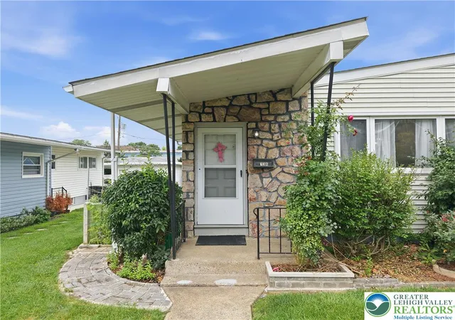 Photo 2 of Sale Pending at 736 N Saint Lucas St, Allentown City, PA 18104 | MLS# 783274 | Listing updated on 2026-08-29