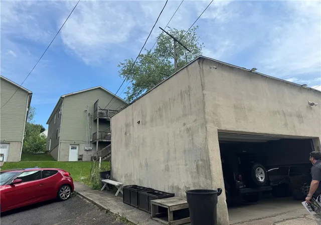 Photo 3 of Multi family home for sale at 909 Monroe Ave, Scranton City, PA 18510 | MLS# 782735 | Listing updated on 2026-08-27