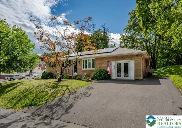 Photo 1 of Sale Pending at 402 Maple St, Roseto Boro, PA 18013 | MLS# 783401 | Listing updated on 2026-09-01
