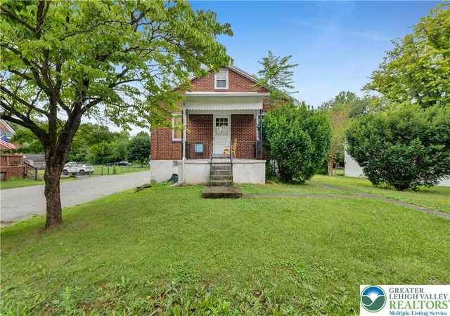 Photo 2 of Multi family home for sale at 1901 Willow Park Rd, Bethlehem City, PA 18020 | MLS# 780698 | Listing updated on 2026-09-01