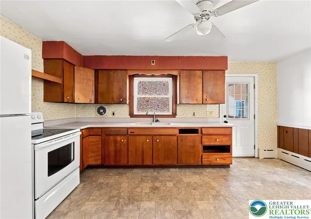 Photo 3 of Sale Pending at 420 S 6Th Street, Emmaus Boro, PA 18049 | MLS# 783449 | Listing updated on 2026-08-29