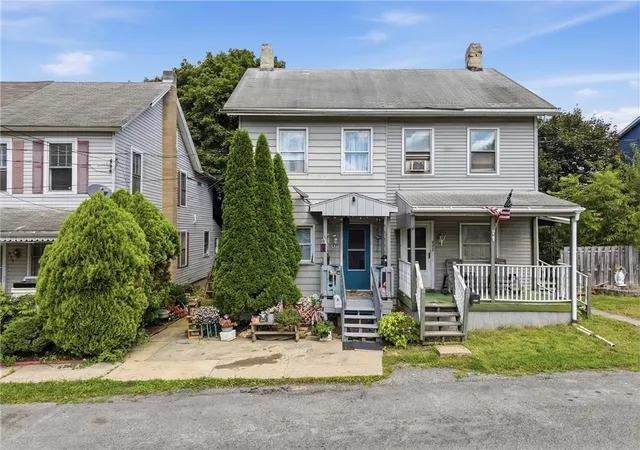 Photo 3 of Multi family home for sale at 439 S Walnut St, Slatington Boro, PA 18080 | MLS# 783364 | Listing updated on 2026-08-26
