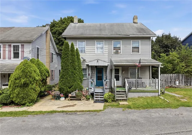 Photo 5 of Multi family home for sale at 439 S Walnut St, Slatington Boro, PA 18080 | MLS# 783364 | Listing updated on 2026-08-26