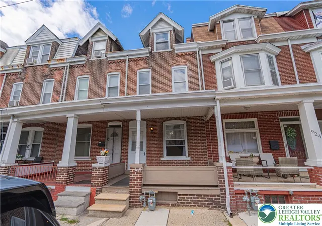 Photo 2 of Townhouse for sale at 924 S 8th St, Allentown City, PA 18103 | MLS# 783403 | Listing updated on 2026-08-28