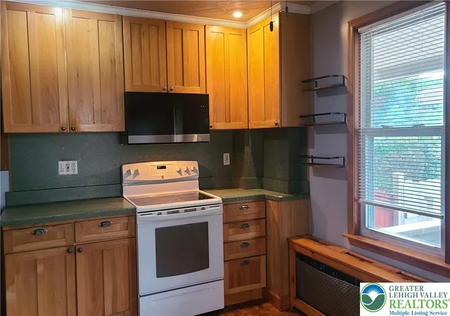 Photo 3 of Sale Pending at 631 Franklin Ave, Palmerton Boro, PA 18071 | MLS# 783459 | Listing updated on 2026-08-29