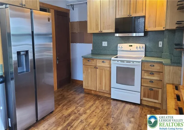 Photo 4 of Sale Pending at 631 Franklin Ave, Palmerton Boro, PA 18071 | MLS# 783459 | Listing updated on 2026-08-29