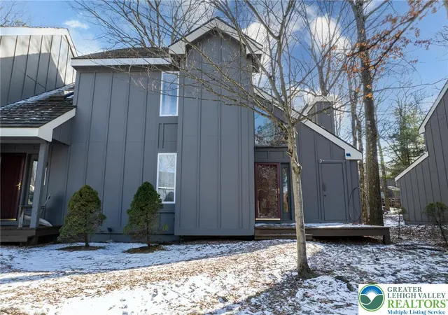 Photo 2 of Townhouse for sale at 69 Telemark, Kidder Twp N, PA 18624 | MLS# 783527 | Listing updated on 2026-08-28
