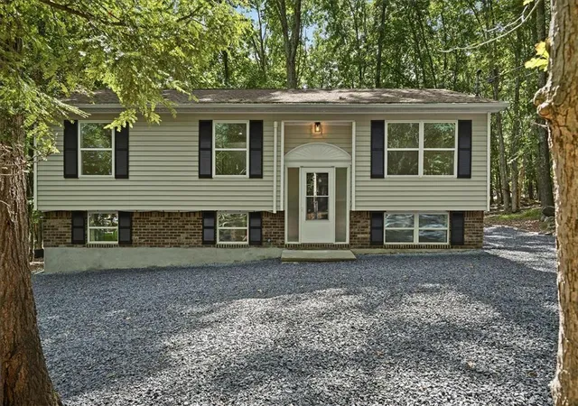 Photo 1 of Single family home for sale at 5609 Cub Ln, Middle Smithfield Twp, PA 18302 | MLS# 783489 | Listing updated on 2026-08-28