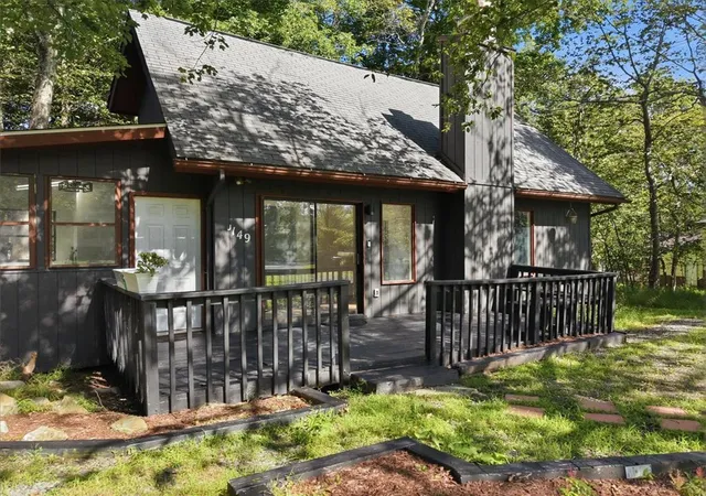 Photo 2 of Single family home for sale at 9205 Westwood Dr, Coolbaugh Twp, PA 18466 | MLS# 783340 | Listing updated on 2026-08-28