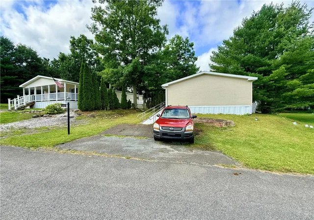 Photo 4 of Manufactured home for sale at 212 Hope Dr, West Penn Twp, PA 17960 | MLS# 783522 | Listing updated on 2026-08-29