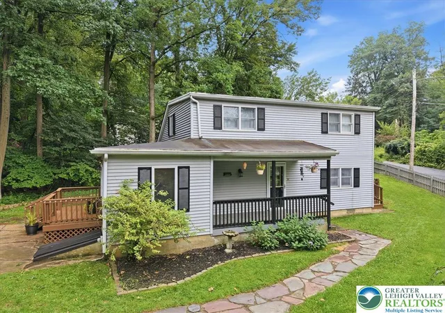 Photo 2 of Sale Pending at 2811 Old S Pike Ave, Allentown City, PA 18103 | MLS# 783583 | Listing updated on 2026-09-01