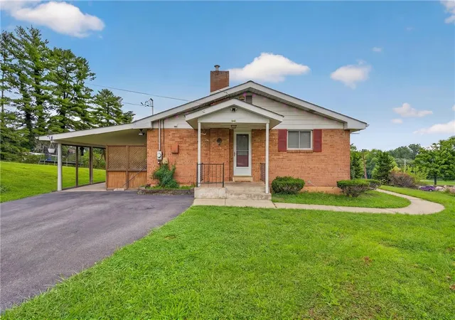 Photo 2 of Single family home for sale at 831 Juniata St, Allentown City, PA 18103 | MLS# 783589 | Listing updated on 2026-08-29