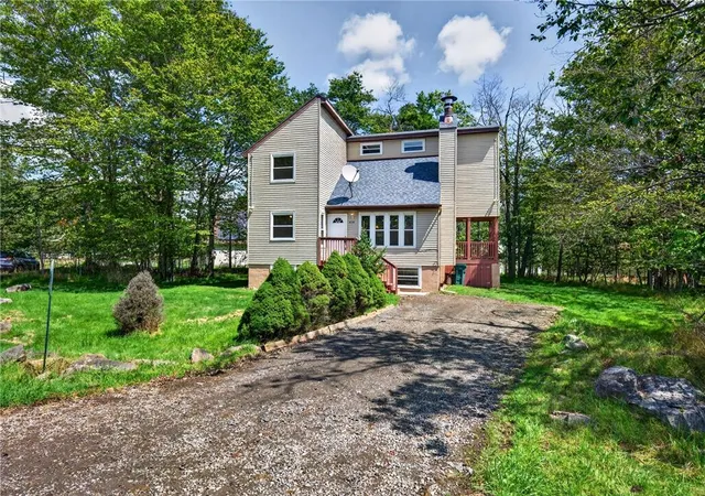 Photo 2 of Single family home for sale at 1894 Pinecrest Ct #K739, Tobyhanna, PA 18466 | MLS# 783673 | Listing updated on 2026-09-01