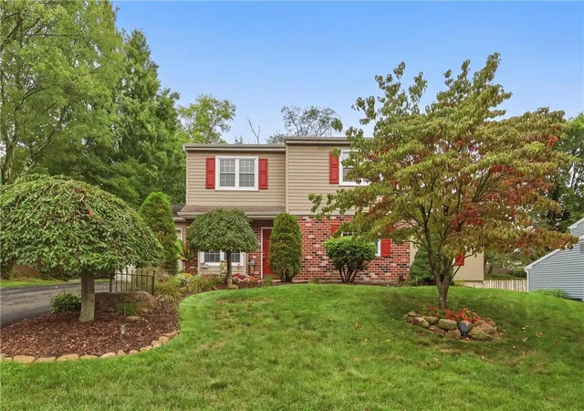 Photo 2 of Single family home for sale at 1963 Latta St, Allentown, PA 18104 | MLS# 783435 | Listing updated on 2026-09-01