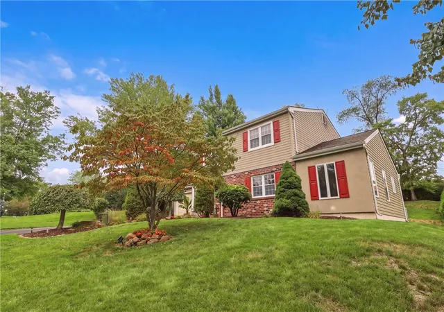 Photo 3 of Single family home for sale at 1963 Latta St, Allentown, PA 18104 | MLS# 783435 | Listing updated on 2026-09-01