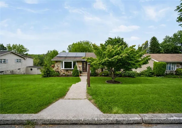 Photo 3 of Sale Pending at 206 Front St, Catasauqua, PA 18032 | MLS# 784294 | Listing updated on 2026-10-04