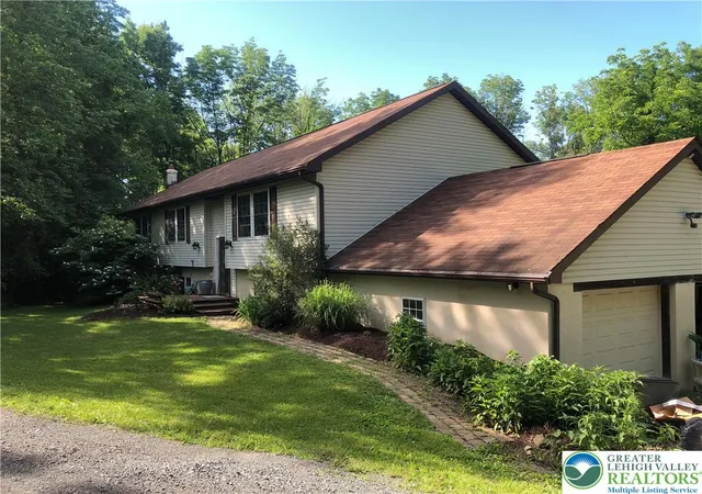 Photo 2 of Single family home for sale at 8581 Hensingersville Rd, Lower Macungie Twp, PA 18062 | MLS# 784813 | Listing updated on 2026-10-10