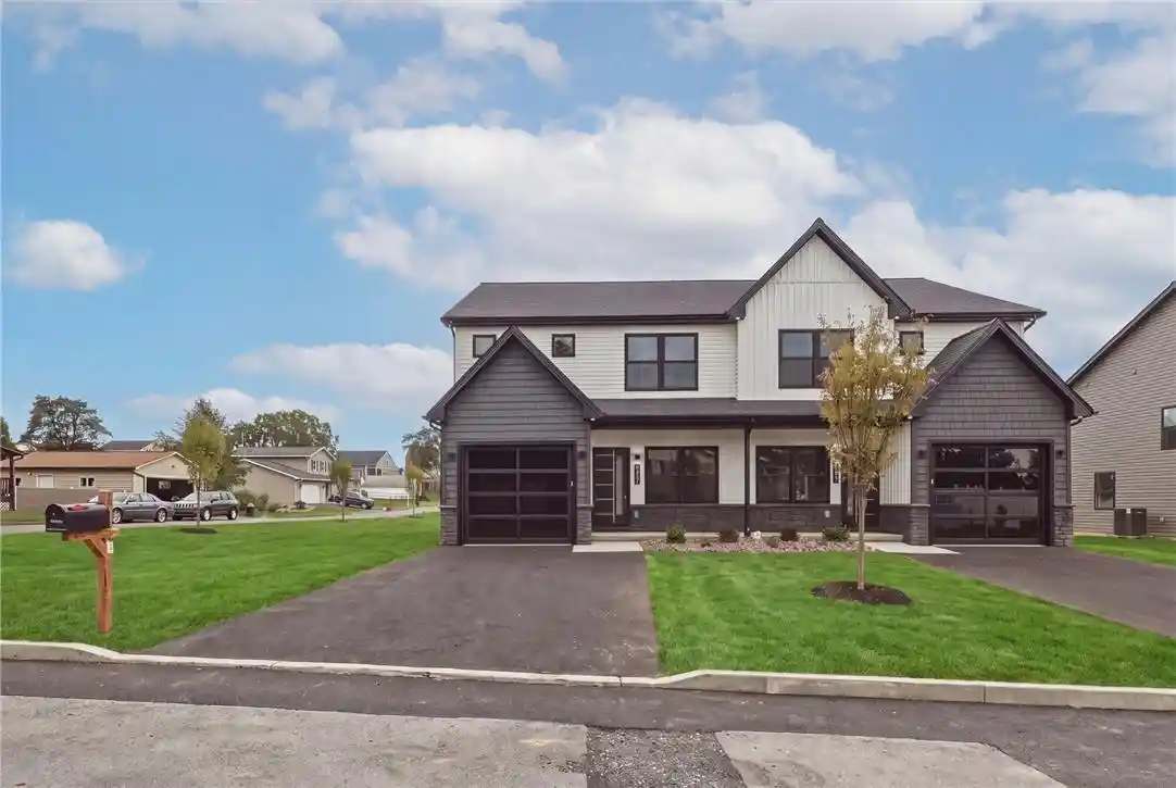 Single family home for sale at 822 Hunter St, Catasauqua, PA 18032 | MLS# 784825