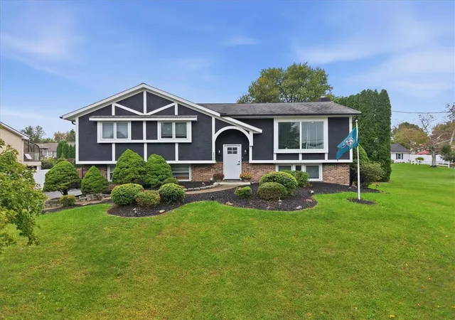 Photo 3 of Single family home for sale at 2930 Oakland Rd, Bethlehem, PA 18017 | MLS# 785055 | Listing updated on 2026-10-06