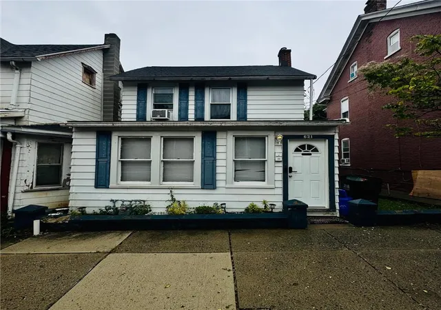 Photo 1 of Single family home for sale at 621 Pawnee St, Bethlehem, PA 18015 | MLS# 785106 | Listing updated on 2026-09-24