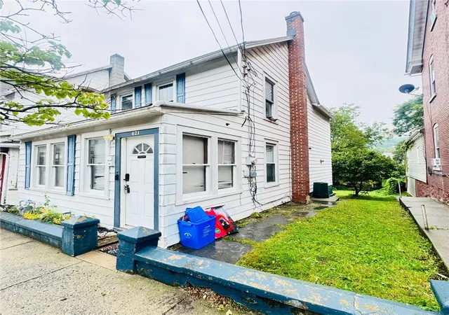 Photo 3 of Single family home for sale at 621 Pawnee St, Bethlehem, PA 18015 | MLS# 785106 | Listing updated on 2026-09-24