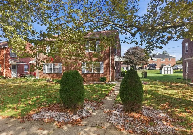 Photo 3 of Sale Pending at 205 Palmer St, Easton, PA 18042 | MLS# 785040 | Listing updated on 2026-09-28