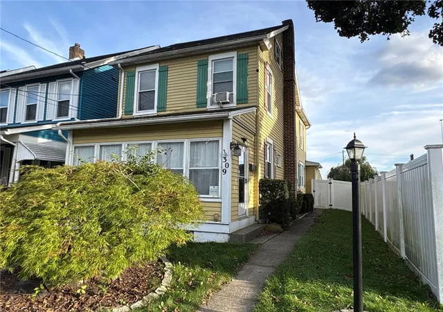 Photo 1 of Single family home for sale at 309 Mulberry St, Catasauqua, PA 18032 | MLS# 785114 | Listing updated on 2026-09-24