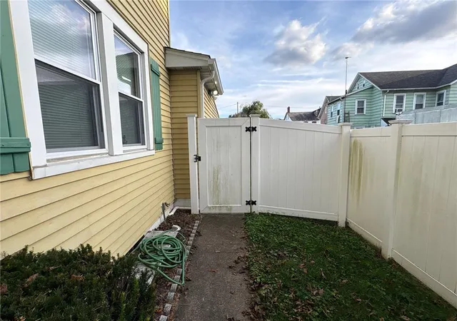 Photo 3 of Single family home for sale at 309 Mulberry St, Catasauqua, PA 18032 | MLS# 785114 | Listing updated on 2026-09-24