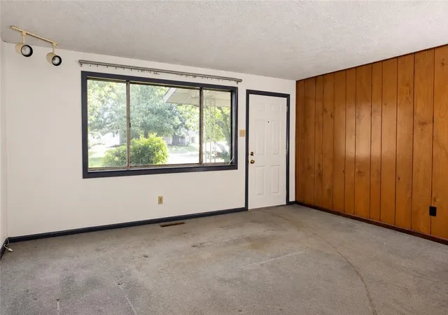 Photo 3 of Sale Pending at 713 Mohawk St, Allentown, PA 18103 | MLS# 785162 | Listing updated on 2026-09-29